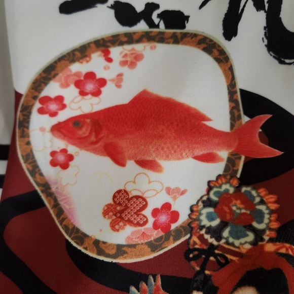 Cat-themed Harajuku top, size Medium.  Excellent used condition - Picture 11 of 11